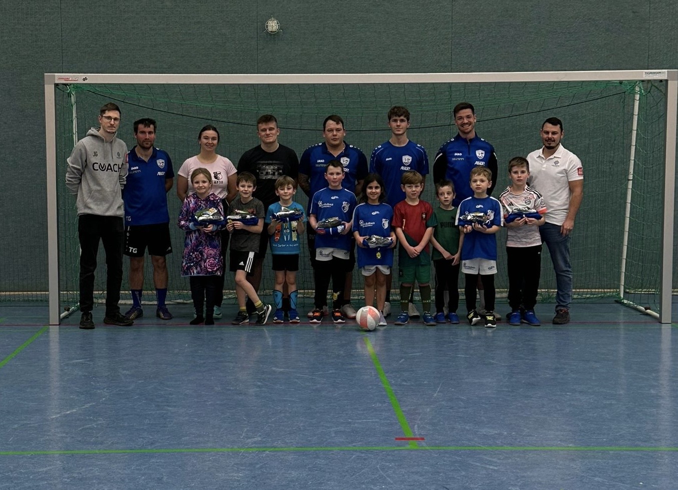 Neue Präsentationsanzüge für unsere F-Junioren